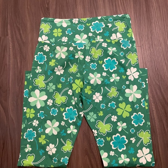 No Boundaries Green and White Shamrock Leggings size L 12/14 - Picture 2 of 4